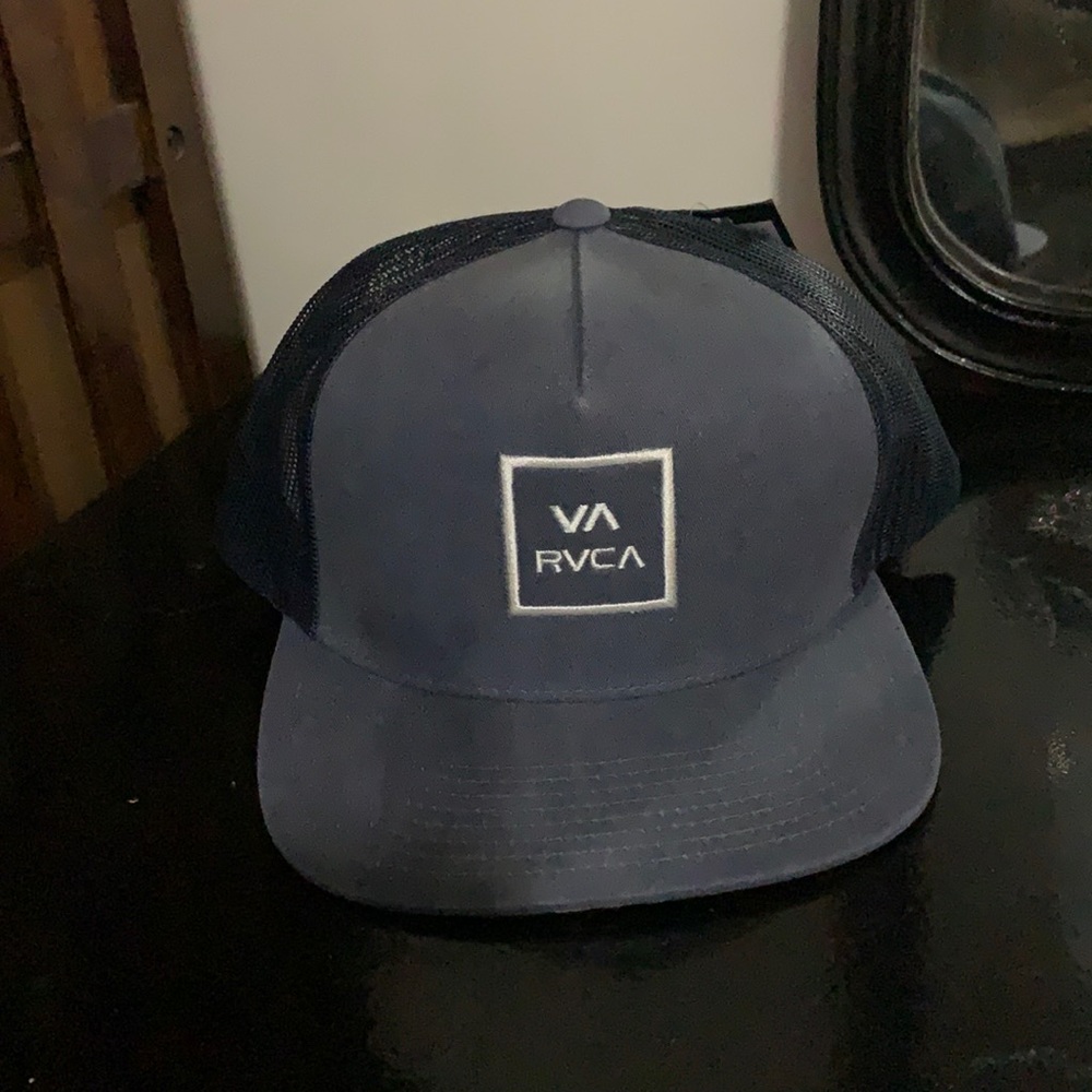 Rvca hat